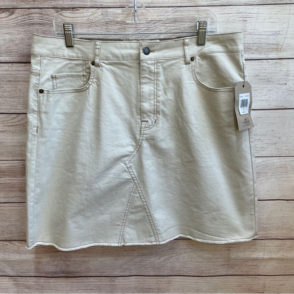 NEW WITH TAGS FRYE & CO DENIM SKIRT IN CREAM - Picture 2 of 6
